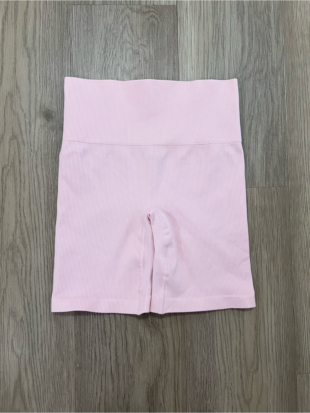 TNA Aritzia Ribbed High Rise Biker Shorts Pink Size Small
